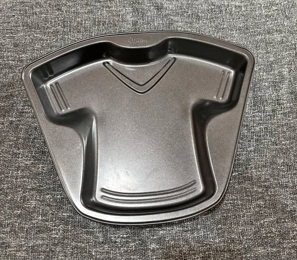 Wilton T-Shirt Sport Jersey Cake Pan
