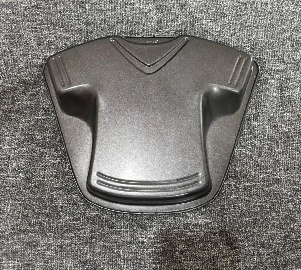 Wilton T-Shirt Sport Jersey Cake Pan - photo 2