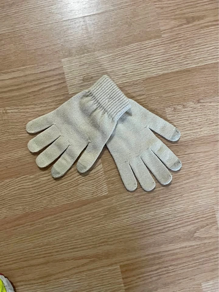 Old Navy Knit Gloves