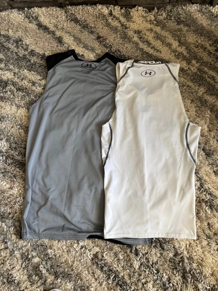 UA HeatGear Sleeveless Shirts - $15 for both - Size Small - photo 4