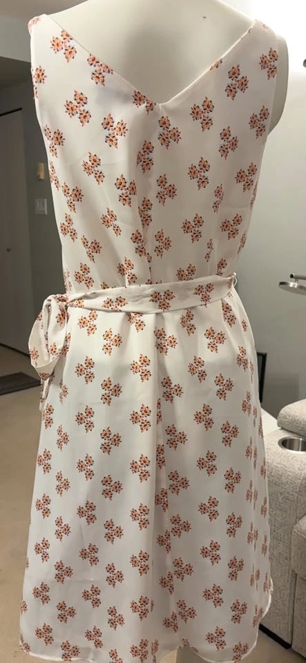 Ann Taylor Beautiful Floral Dress Size Small/ M - photo 2