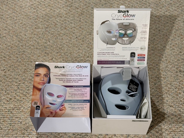 BRAND NEW Shark CryoGlow LED Skin Clearing Mask