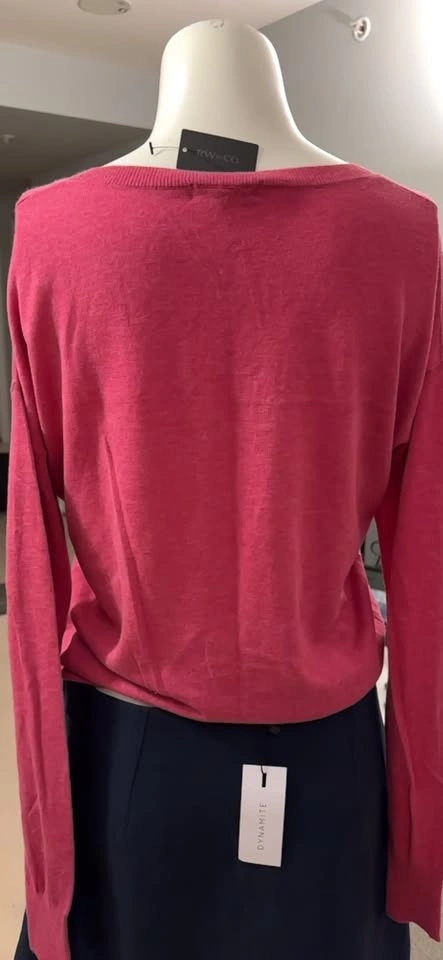 RW&CO. Pink Long Sleeve V-Neck Sweater with Perforated Detail - photo 4