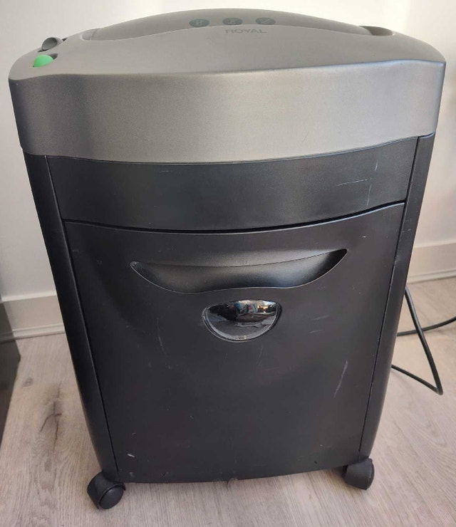 Royal 80x Confetti Cut Paper Shredder