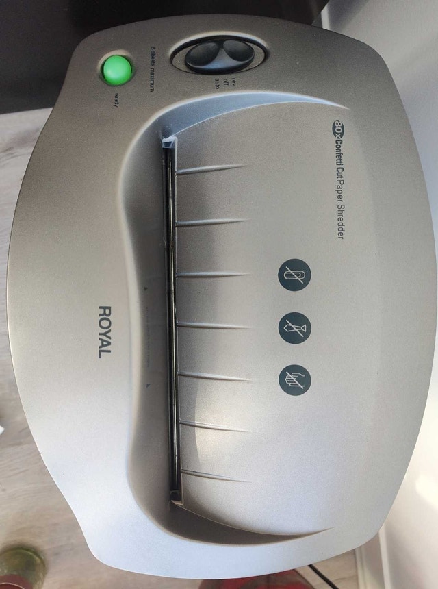 Royal 80x Confetti Cut Paper Shredder - photo 3