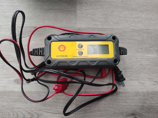 Shell SBC400 Battery Charger and Maintainer