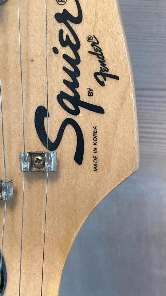 Fender Squier Korean (MIK) Bullet Stratocaster (NK4) - photo 3