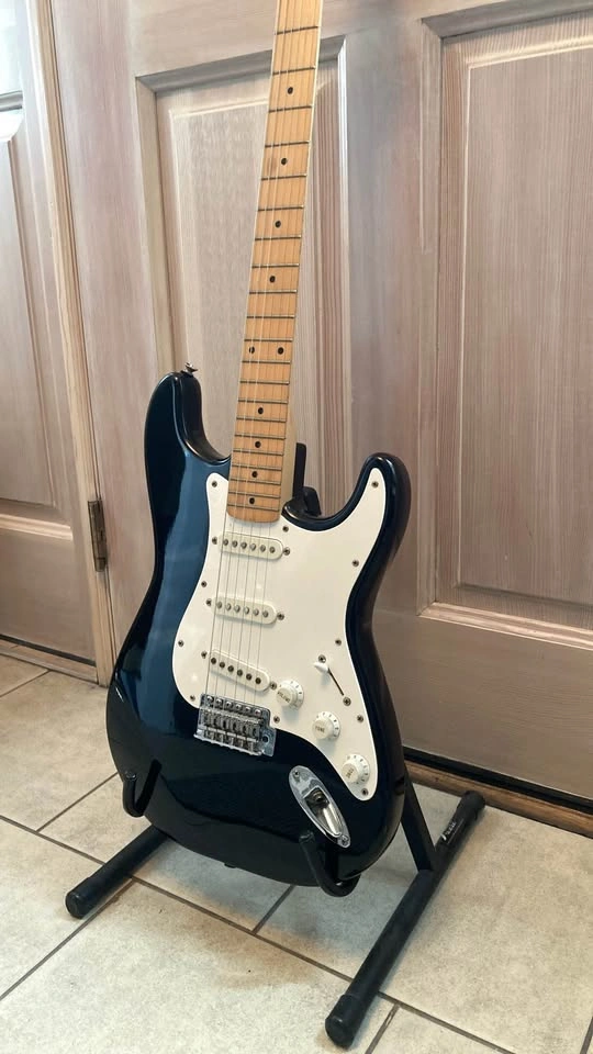 Fender Squier Korean (MIK) Bullet Stratocaster (NK4) - photo 4