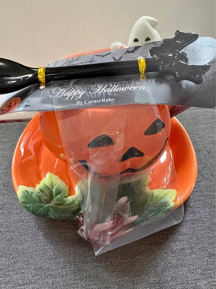 Halloween pumpkin mug saucer and spoon