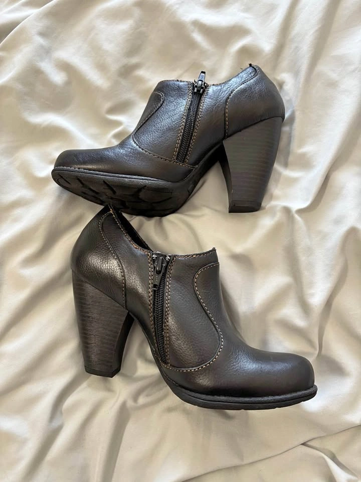 b.o.c. Born Concept Leather Ankle Boots-size 7