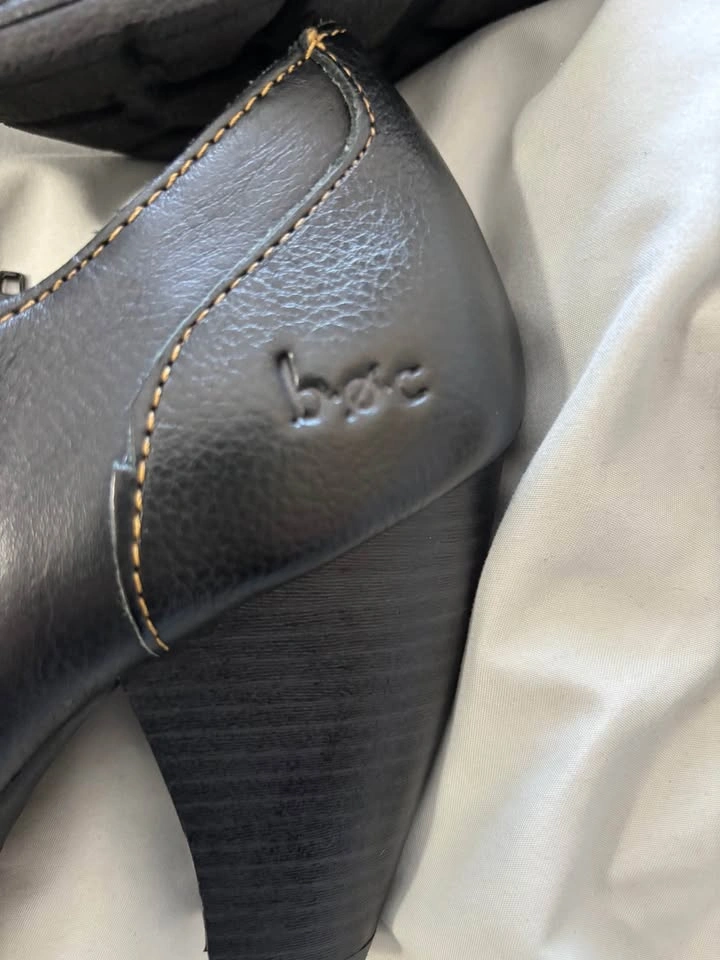 b.o.c. Born Concept Leather Ankle Boots-size 7 - photo 2
