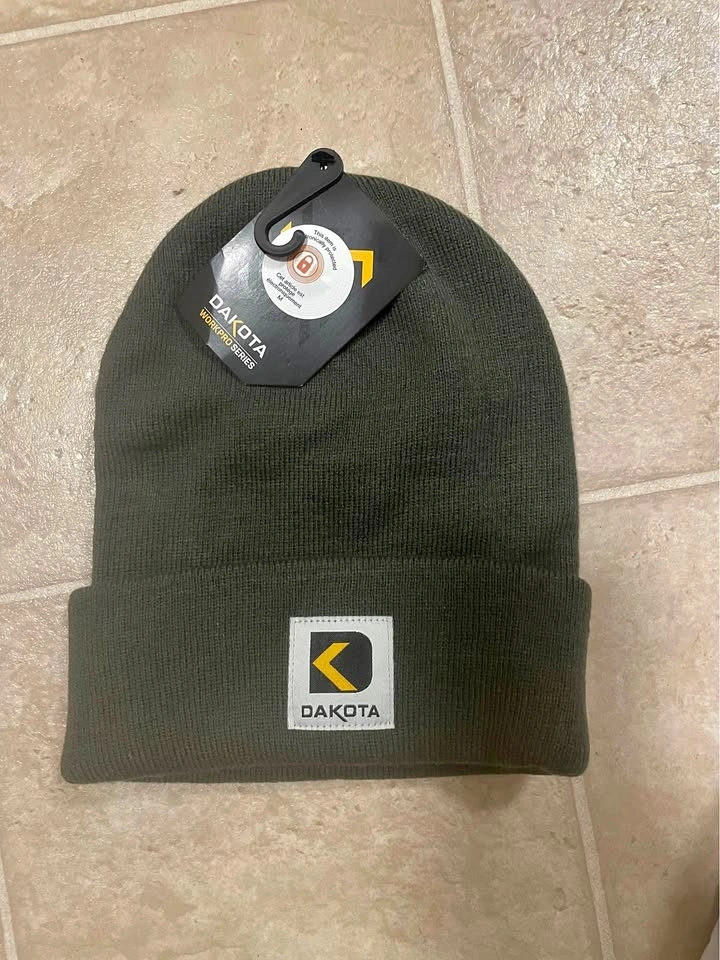 BNWT Dakota Toque