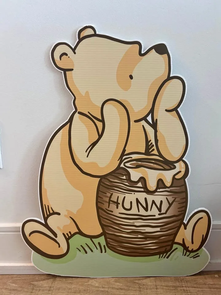 Assorted Winnie the Pooh Party Decorations thumbnail