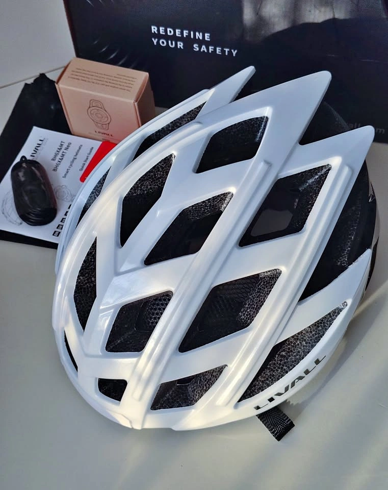 LIVALL Smart Bike Helmet with Lights, Bluetooth & SOS - photo 2