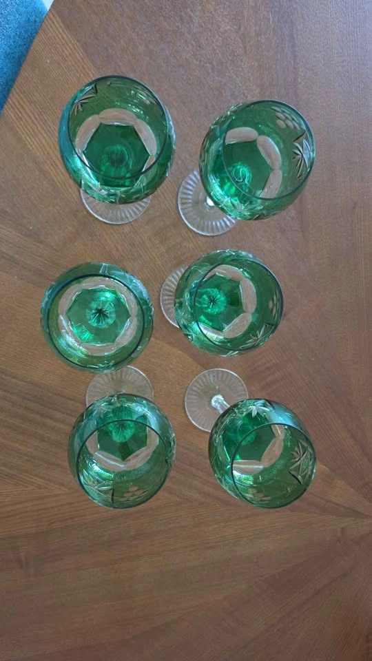 Set of 6 Green Cut-to-Clear Crystal Wine Glasses - photo 2