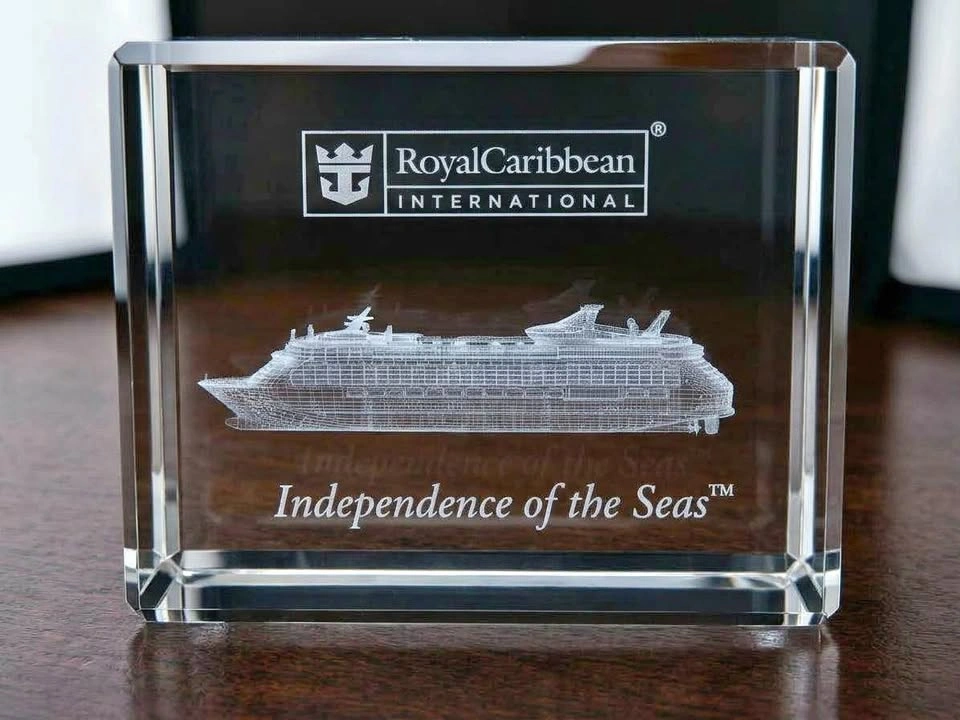 Royal Caribbean Independence of the Seas 3D Crystal Block