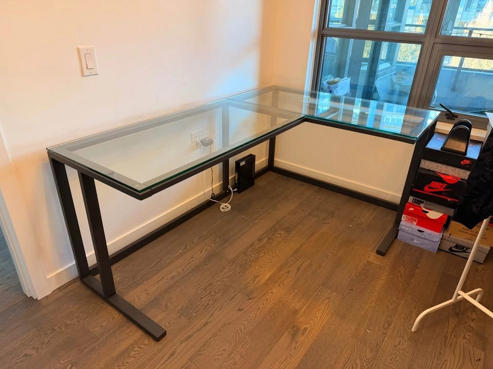 Crate & Barrel Pilsen Graphite L-Shaped Desk - photo 3