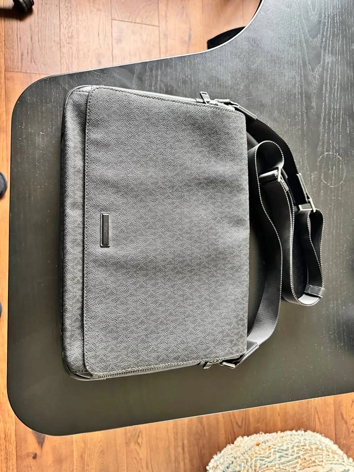 Michael Kors Messenger Bag