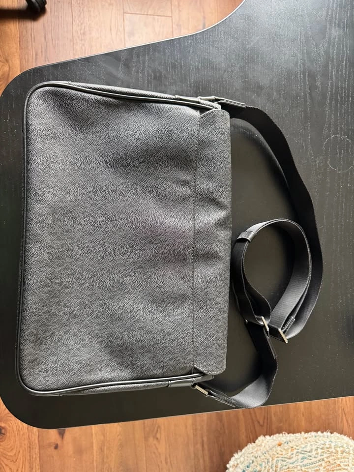 Michael Kors Messenger Bag - photo 2
