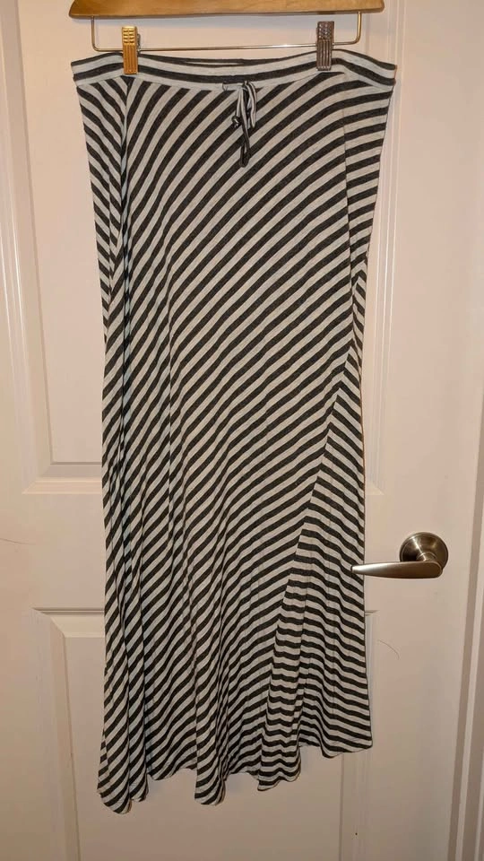 Asymmetrical Stripe Maxi Skirt - size small - photo 3
