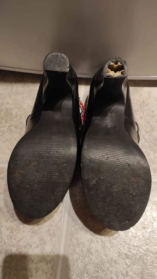 B.A.I.T Black Platform Multi T-strap heels, size 7 - photo 4