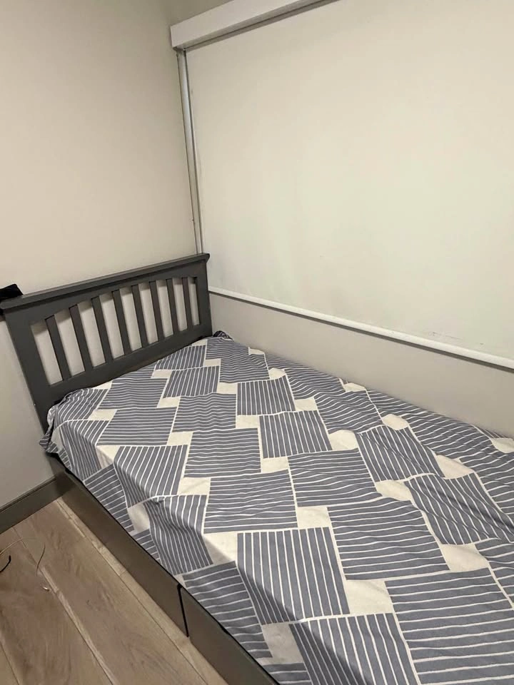 Moving sale Single bed