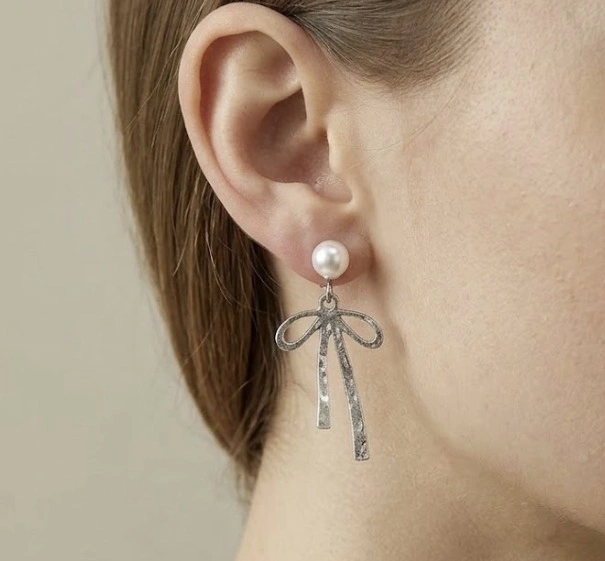 S925 Silver Needle Pearl Bow Dangle Earrings – Brand New - photo 2