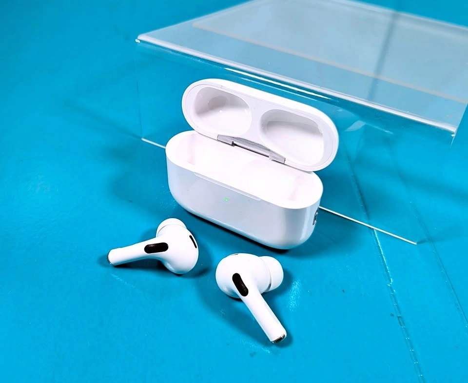 Brand New Hi-Fi Stereo Wireless Earbuds