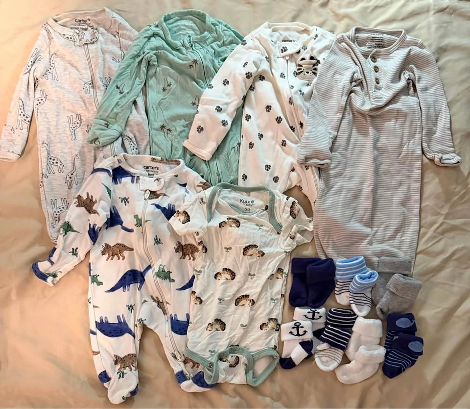 Baby Newborn to 3 Months clothing Bundle