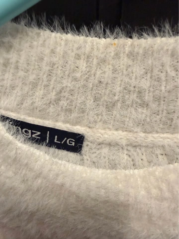 White Fall winter fuzzy sweater, size L - photo 4