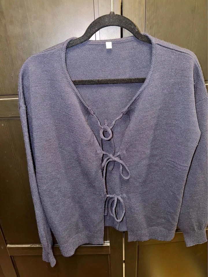 Fall Navy blue knit sweater, S