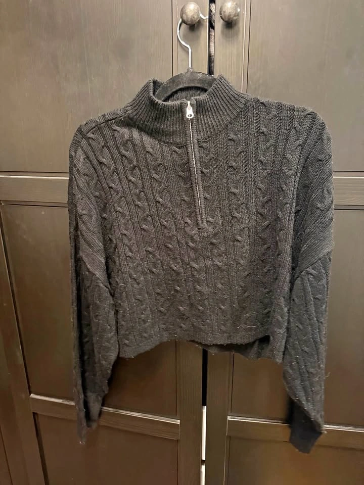 Garage brand- cropped knit mock neck sweater