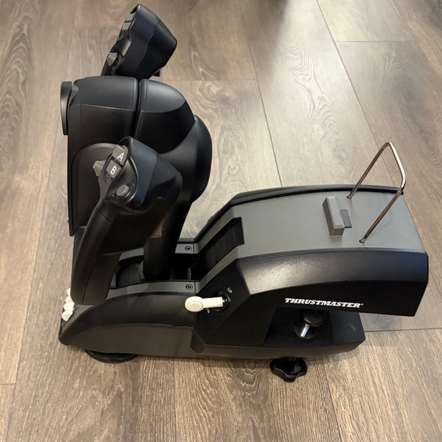 Thrustmaster TCA Boeing Yoke - photo 4