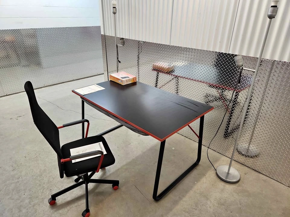🇨🇦  IKEA Gaming Desk and Chair