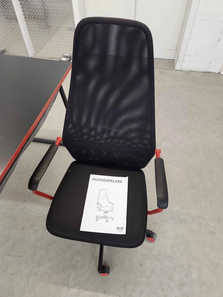 🇨🇦  IKEA Gaming Desk and Chair - photo 4