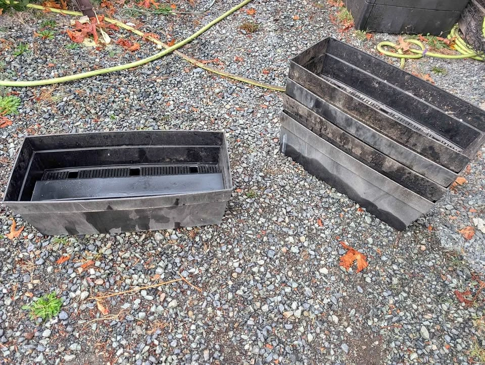 Railing planters