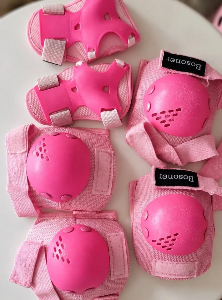 Kids Bike Helmet + Protective Gear Set - Pink - Size S - photo 4