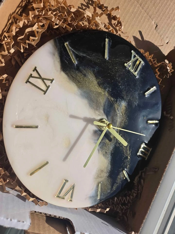 ✨ 20cm Handmade Resin Wall Clock ✨ - photo 2