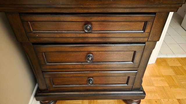 Pair of Nightstands - photo 4