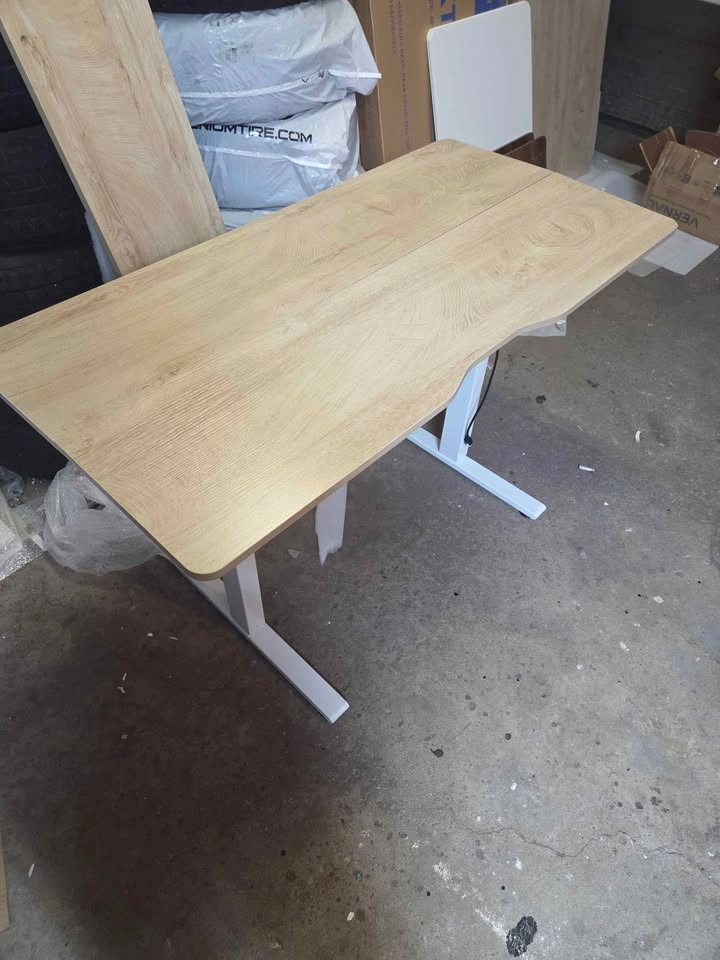Electric Standing Desk 48" x 24" – Light Oak Top, White Frame - photo 2