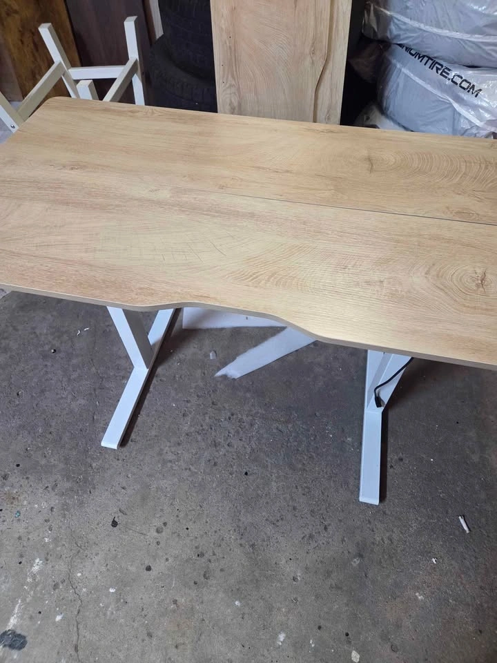 Electric Standing Desk 48" x 24" – Light Oak Top, White Frame - photo 3