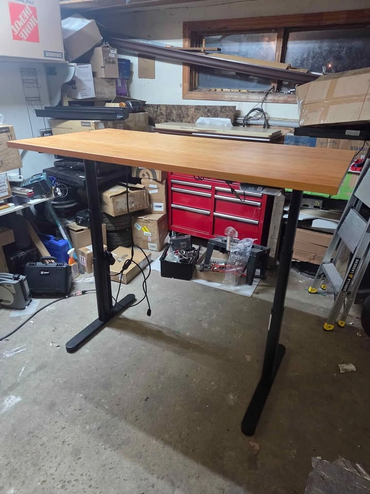 Premium Solid Wood Electric Standing Desk 60x30 – Dual Motor - photo 4