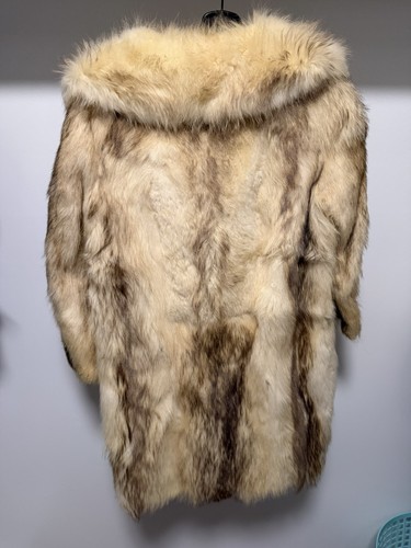 Vintage New Western Fur Co. genuine natural coyote fur coat - photo 2