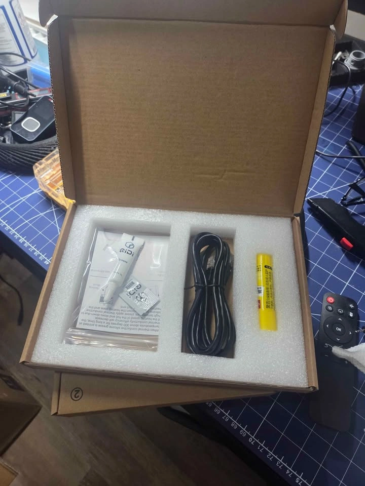 QIDI Q2C 3D Printer + QIDI Box – Like New – Complete Setup - photo 5