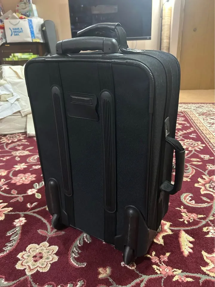 American Flyer Carry-On - 21.5" H, Telescoping Handle image indicator(2)