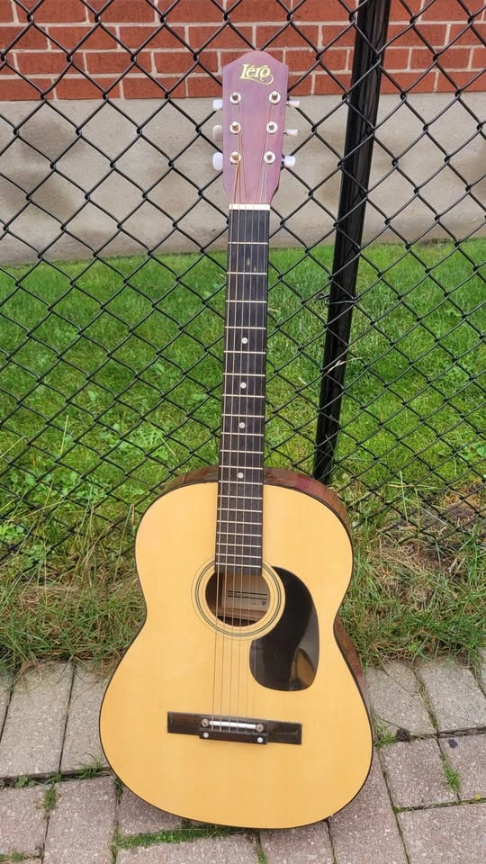 $80 Lero Acoustic Guitar - photo 2