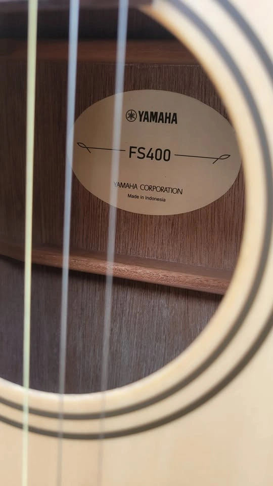 $200 Yamaha FS400 Acoustic Guitar – Natural - photo 5