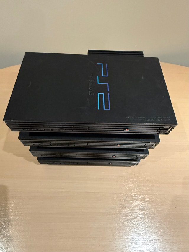 Lot of 4 As-Is Sony PlayStation 2 Consoles - photo 2