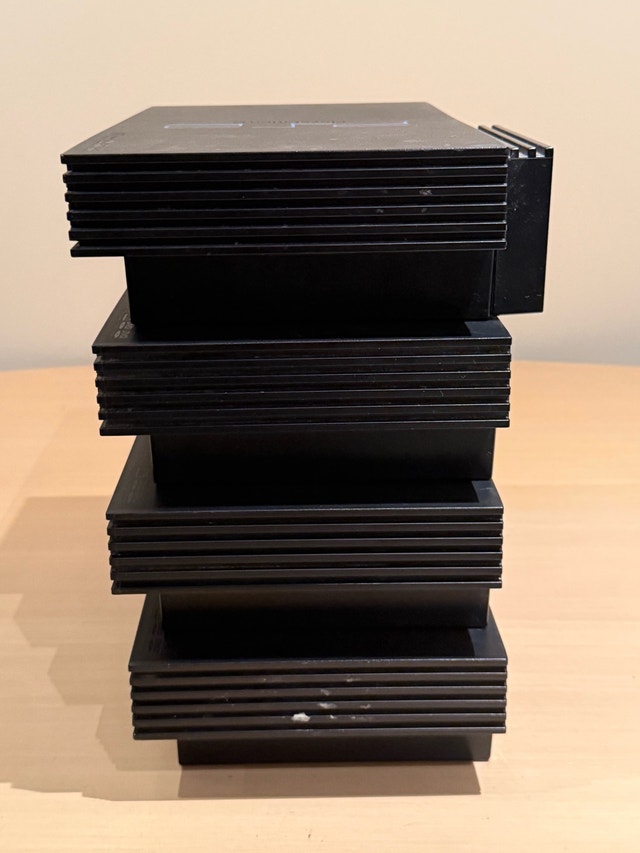 Lot of 4 As-Is Sony PlayStation 2 Consoles - photo 3