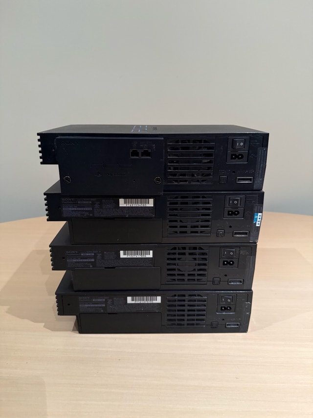 Lot of 4 As-Is Sony PlayStation 2 Consoles - photo 4